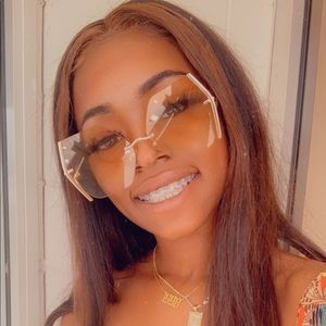 Meet your Posher, Marissa